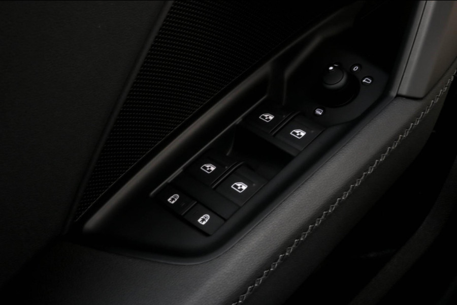 Audi A3 Sportback 45 TFSI e RS STOELEN - PANO - B&O - SFEER - CAMERA Audi A3 Sportback 45 TFSI e RS STOELEN - PANO - B&O - SFEER - CAMERA