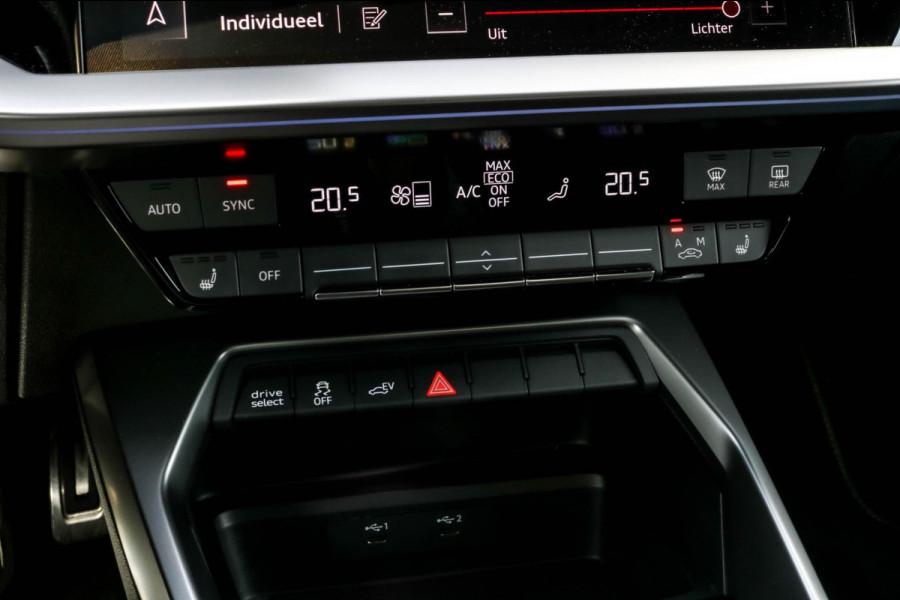 Audi A3 Sportback 45 TFSI e RS STOELEN - PANO - B&O - SFEER - CAMERA Audi A3 Sportback 45 TFSI e RS STOELEN - PANO - B&O - SFEER - CAMERA