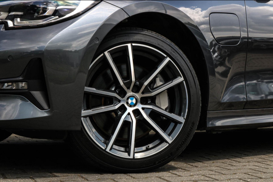 BMW 3 Serie Touring 330e xDrive - TREKHAAK - 360 CAMERA