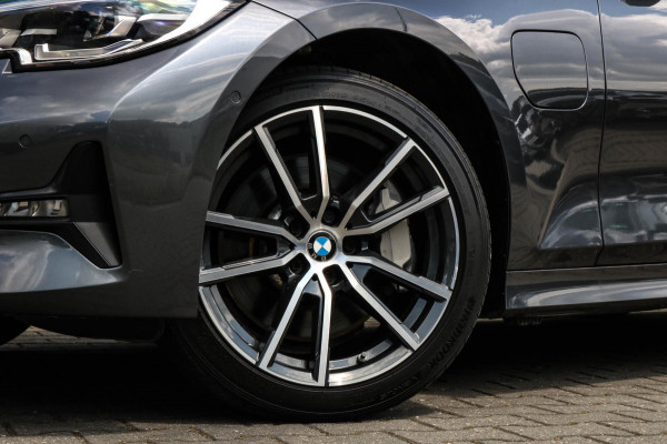 BMW 3 Serie Touring 330e xDrive - TREKHAAK - 360 CAMERA