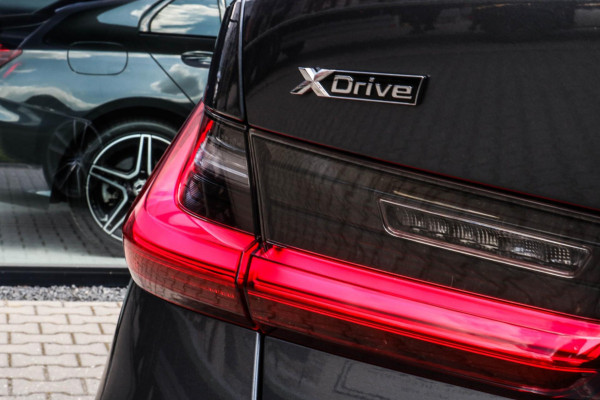 BMW 3 Serie Touring 330e xDrive - TREKHAAK - 360 CAMERA