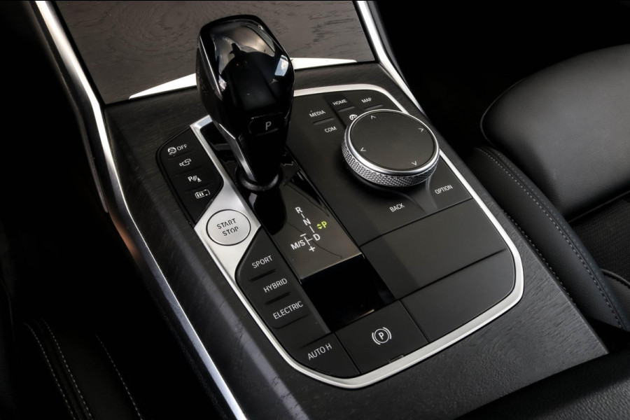 BMW 3 Serie Touring 330e xDrive - TREKHAAK - 360 CAMERA