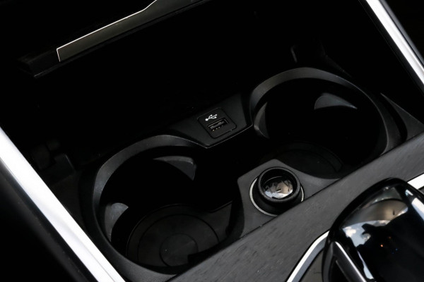 BMW 3 Serie Touring 330e xDrive - TREKHAAK - 360 CAMERA