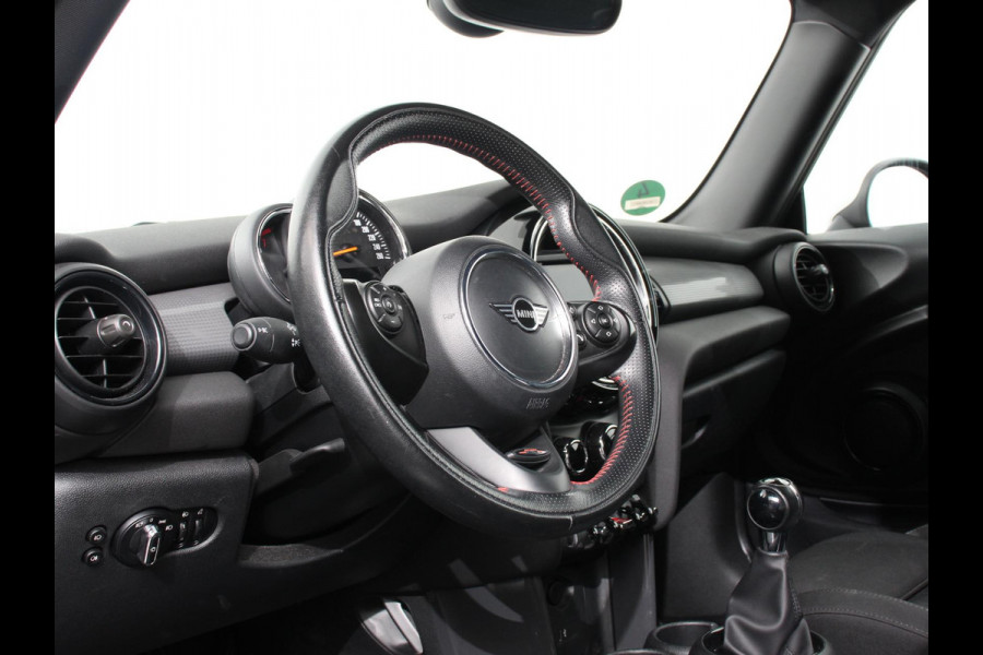 MINI Mini 1.5 136pk Cooper Chili | Climate control | Cruise control | Lichtmetalen velgen 17" | Stoelverwarming | Led