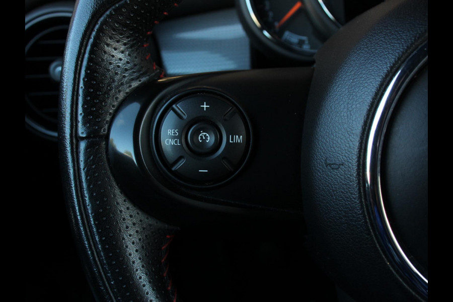 MINI Mini 1.5 136pk Cooper Chili | Climate control | Cruise control | Lichtmetalen velgen 17" | Stoelverwarming | Led