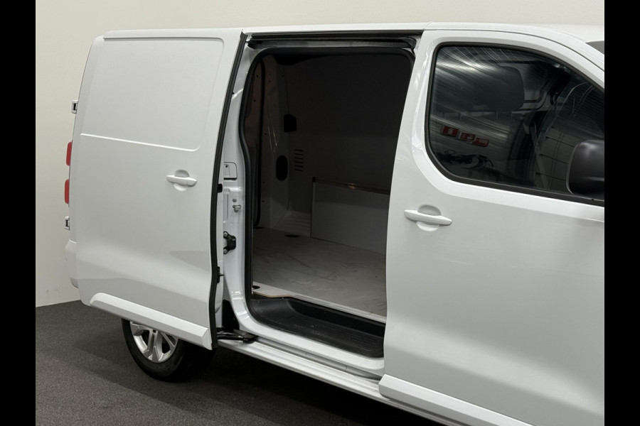 Opel Vivaro 2.0 Diesel 180PK L3 Automaat Apple Carplay /  Android Auto Parkeersensoren V+A Trekhaak Camera Navigatie Cruise Control LED koplampen houten afwerking laadruimte