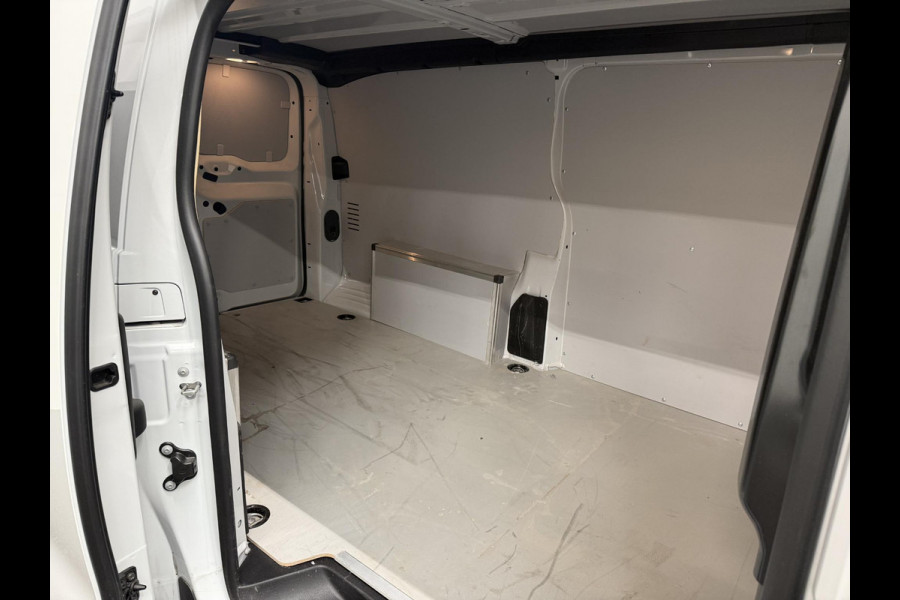 Opel Vivaro 2.0 Diesel 180PK L3 Automaat Apple Carplay /  Android Auto Parkeersensoren V+A Trekhaak Camera Navigatie Cruise Control LED koplampen houten afwerking laadruimte