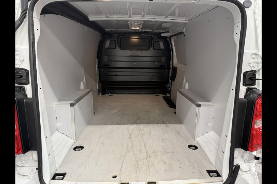 Opel Vivaro 2.0 Diesel 180PK L3 Automaat Apple Carplay /  Android Auto Parkeersensoren V+A Trekhaak Camera Navigatie Cruise Control LED koplampen houten afwerking laadruimte