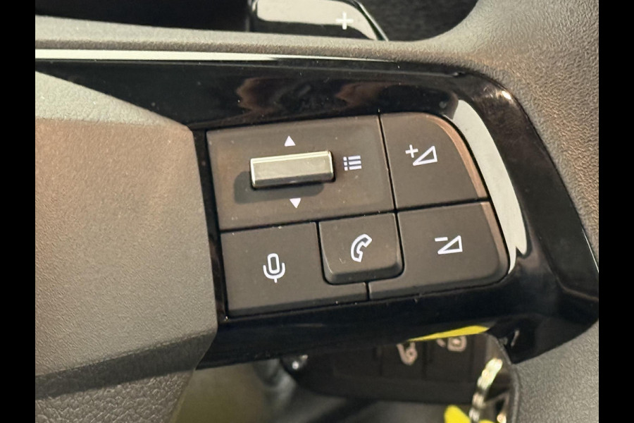 Opel Vivaro 2.0 Diesel 180PK L3 Automaat Apple Carplay /  Android Auto Parkeersensoren V+A Trekhaak Camera Navigatie Cruise Control LED koplampen houten afwerking laadruimte