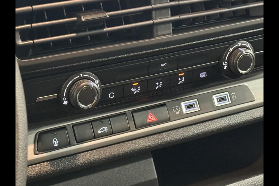 Opel Vivaro 2.0 Diesel 180PK L3 Automaat Apple Carplay /  Android Auto Parkeersensoren V+A Trekhaak Camera Navigatie Cruise Control LED koplampen houten afwerking laadruimte
