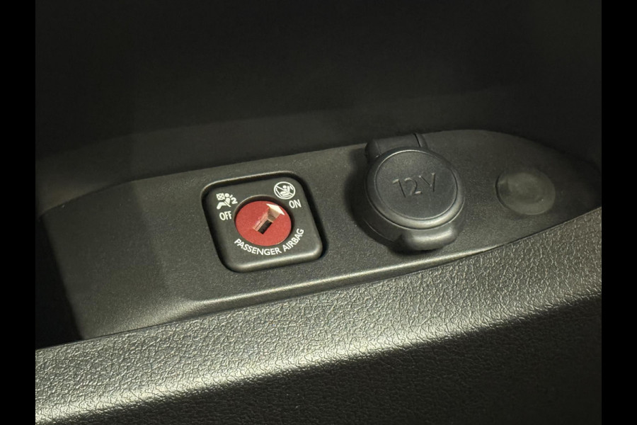 Opel Vivaro 2.0 Diesel 180PK L3 Automaat Apple Carplay /  Android Auto Parkeersensoren V+A Trekhaak Camera Navigatie Cruise Control LED koplampen houten afwerking laadruimte