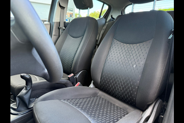 Opel KARL 1.0 Rocks Online Edition - Airco - Navi - Parkeerhulp - Org.NL Opel KARL 1.0 Rocks Online Edition - Airco - Navi - Parkeerhulp - Org.NL