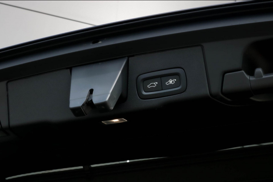 Volvo XC60 2.0 T6 R-DESIGN - PANO - TREKHAAK - FACELIFT