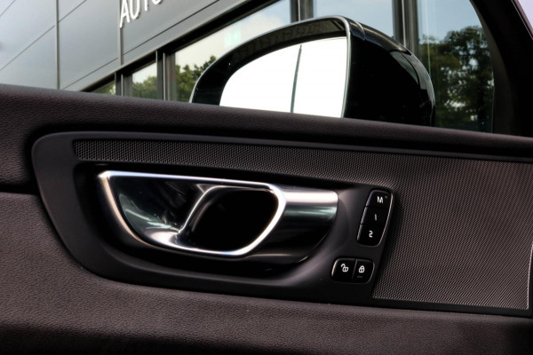 Volvo XC60 2.0 T6 R-DESIGN - PANO - TREKHAAK - FACELIFT