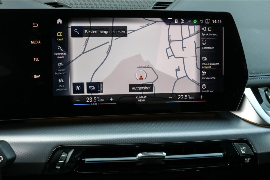 BMW X1 SDrive20i M-Sport - 360 CAMERA - HEAD UP - SFEERVERLICHTING - 2.0i