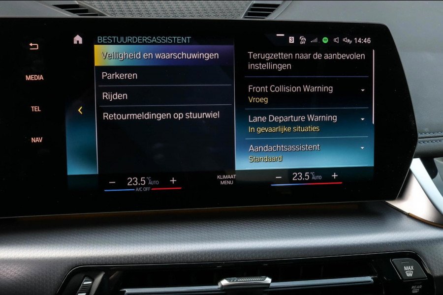 BMW X1 SDrive20i M-Sport - 360 CAMERA - HEAD UP - SFEERVERLICHTING - 2.0i