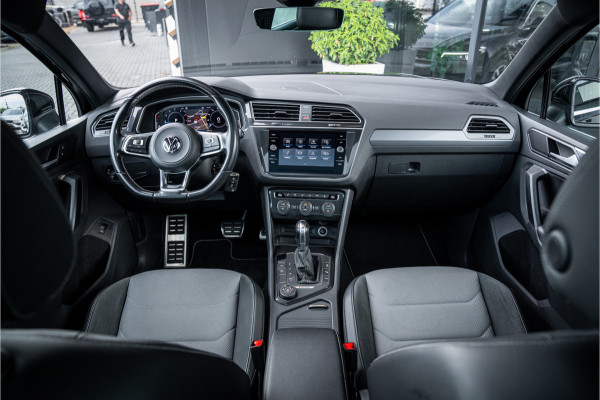 Volkswagen Tiguan 2.0 TSI 4Motion Highline Business - R Line | Panorama | Elek. Trekhaak | ACC | Stoelverwarming