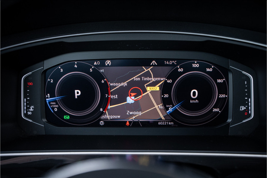 Volkswagen Tiguan 2.0 TSI 4Motion Highline Business - R Line | Panorama | Elek. Trekhaak | ACC | Stoelverwarming