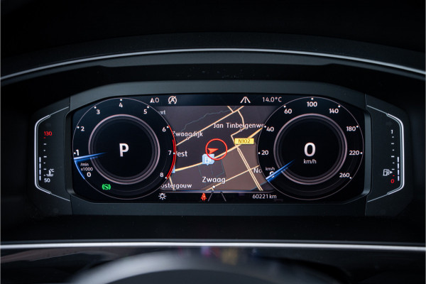 Volkswagen Tiguan 2.0 TSI 4Motion Highline Business - R Line | Panorama | Elek. Trekhaak | ACC | Stoelverwarming