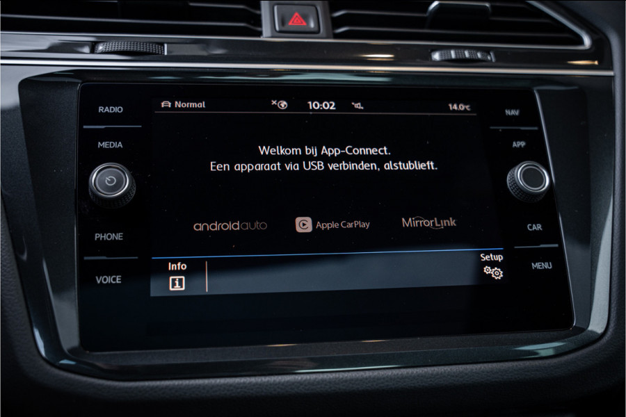 Volkswagen Tiguan 2.0 TSI 4Motion Highline Business - R Line | Panorama | Elek. Trekhaak | ACC | Stoelverwarming