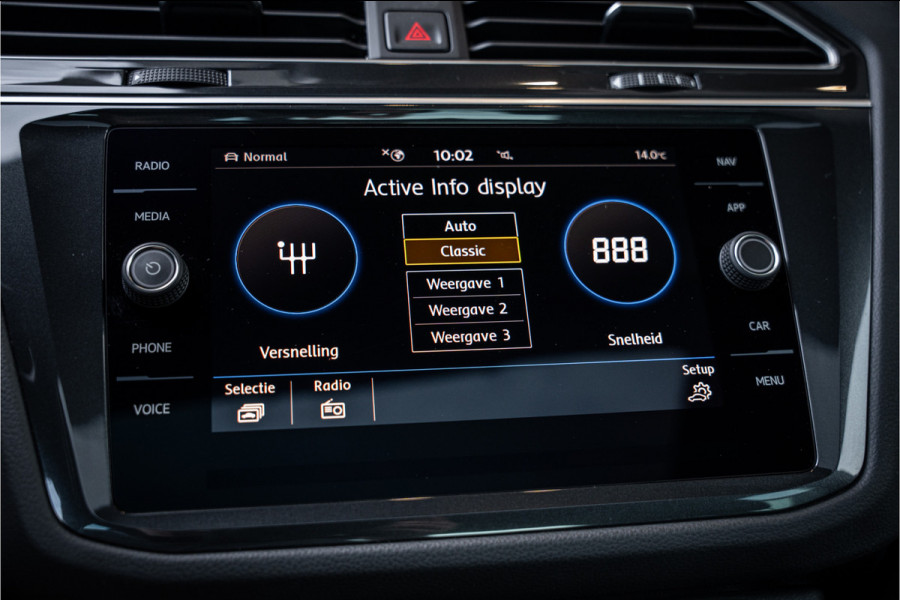Volkswagen Tiguan 2.0 TSI 4Motion Highline Business - R Line | Panorama | Elek. Trekhaak | ACC | Stoelverwarming