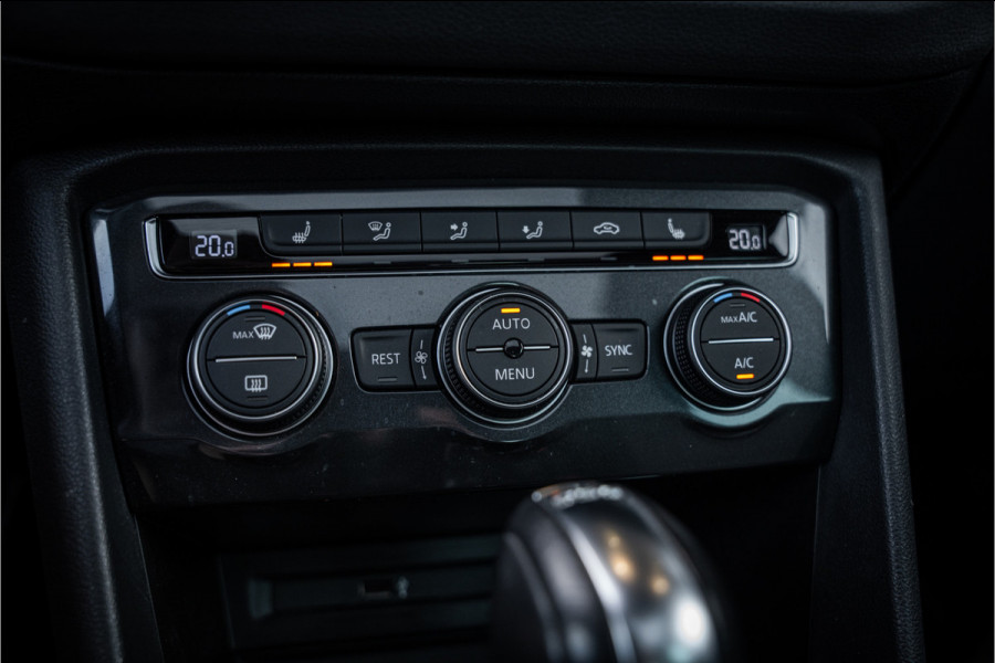 Volkswagen Tiguan 2.0 TSI 4Motion Highline Business - R Line | Panorama | Elek. Trekhaak | ACC | Stoelverwarming