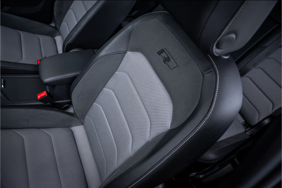 Volkswagen Tiguan 2.0 TSI 4Motion Highline Business - R Line | Panorama | Elek. Trekhaak | ACC | Stoelverwarming