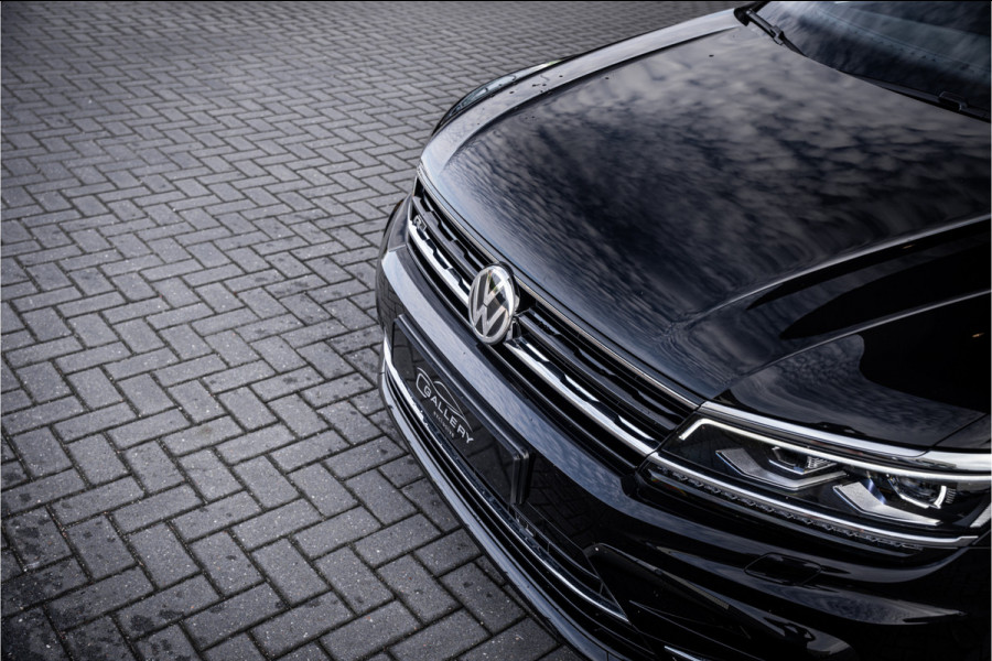 Volkswagen Tiguan 2.0 TSI 4Motion Highline Business - R Line | Panorama | Elek. Trekhaak | ACC | Stoelverwarming