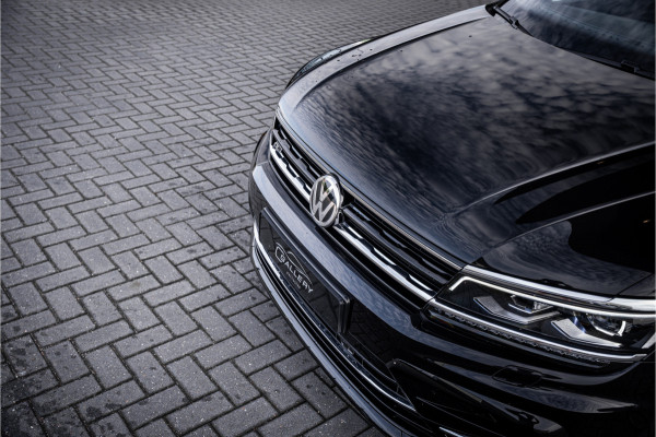 Volkswagen Tiguan 2.0 TSI 4Motion Highline Business - R Line | Panorama | Elek. Trekhaak | ACC | Stoelverwarming