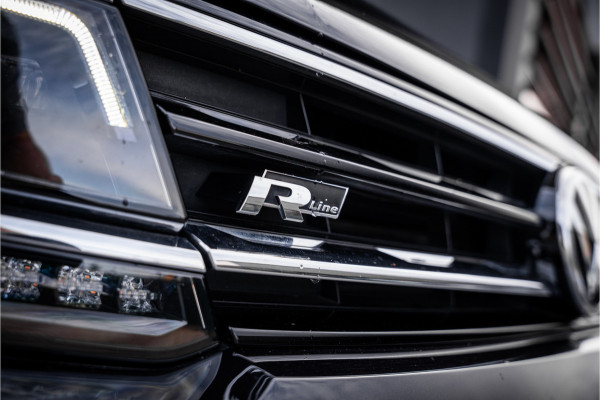Volkswagen Tiguan 2.0 TSI 4Motion Highline Business - R Line | Panorama | Elek. Trekhaak | ACC | Stoelverwarming