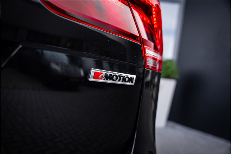 Volkswagen Tiguan 2.0 TSI 4Motion Highline Business - R Line | Panorama | Elek. Trekhaak | ACC | Stoelverwarming