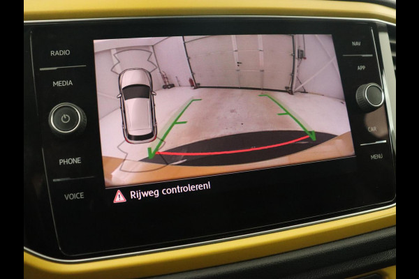 Volkswagen T-Roc 1.0 TSI Style | 1e eigenaar | Camera | Carplay | Full LED | Navigatie | Adaptive cruise | Parkeerhulp | Climate control | Getint glas