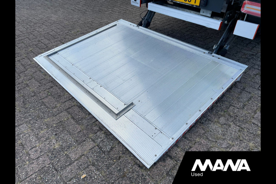 MAN TGE 50 3.5T Bakwagen Dubbellucht Dhollandia Laadklep Navi Airco Cruise control