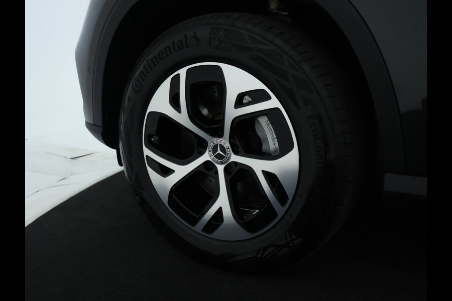 Mercedes-Benz GLC 300e 4MATIC Luxury Line Avantgarde Advanced Plus | Trekhaak | Rijassistentiepakket plus | Stuur en Stoelverwarming. Inclusief 24 maanden MB Certified garantie voor Europa. Mercedes-Benz GLC 300e 4MATIC Luxury Line Avantgarde Advanced Plus | Trekhaak | Rijassistentiepakket plus | Stuur en Stoelverwarming. Inclusief 24 maanden MB Certified garantie voor Europa.
