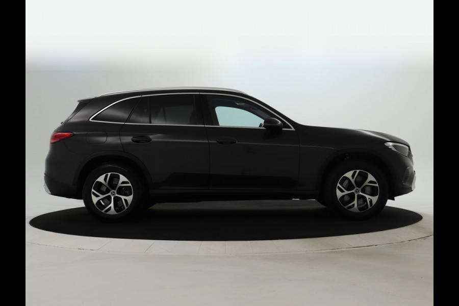 Mercedes-Benz GLC 300e 4MATIC Luxury Line Avantgarde Advanced Plus | Trekhaak | Rijassistentiepakket plus | Stuur en Stoelverwarming. Inclusief 24 maanden MB Certified garantie voor Europa. Mercedes-Benz GLC 300e 4MATIC Luxury Line Avantgarde Advanced Plus | Trekhaak | Rijassistentiepakket plus | Stuur en Stoelverwarming. Inclusief 24 maanden MB Certified garantie voor Europa.