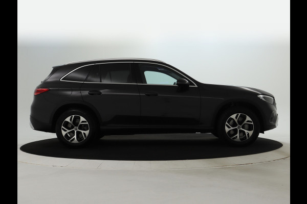 Mercedes-Benz GLC 300e 4MATIC Luxury Line Avantgarde Advanced Plus | Trekhaak | Rijassistentiepakket plus | Stuur en Stoelverwarming. Inclusief 24 maanden MB Certified garantie voor Europa. Mercedes-Benz GLC 300e 4MATIC Luxury Line Avantgarde Advanced Plus | Trekhaak | Rijassistentiepakket plus | Stuur en Stoelverwarming. Inclusief 24 maanden MB Certified garantie voor Europa.