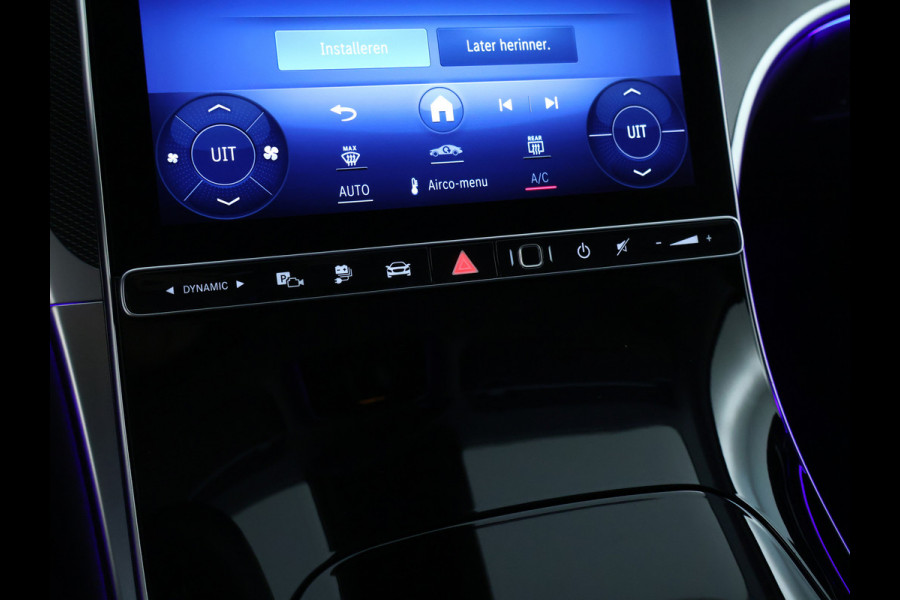 Mercedes-Benz GLC 300e 4MATIC Luxury Line Avantgarde Advanced Plus | Trekhaak | Rijassistentiepakket plus | Stuur en Stoelverwarming. Inclusief 24 maanden MB Certified garantie voor Europa. Mercedes-Benz GLC 300e 4MATIC Luxury Line Avantgarde Advanced Plus | Trekhaak | Rijassistentiepakket plus | Stuur en Stoelverwarming. Inclusief 24 maanden MB Certified garantie voor Europa.