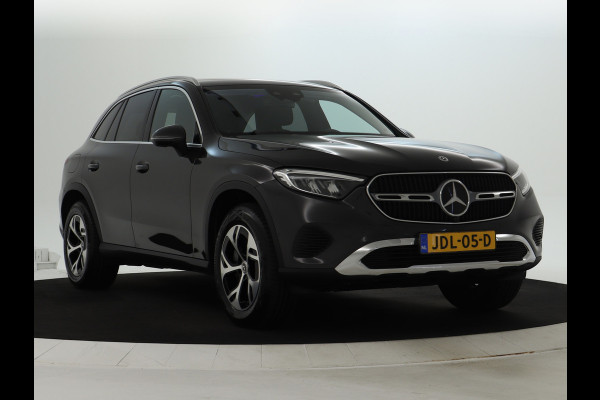 Mercedes-Benz GLC 300e 4MATIC Luxury Line Avantgarde Advanced Plus | Trekhaak | Rijassistentiepakket plus | Stuur en Stoelverwarming. Inclusief 24 maanden MB Certified garantie voor Europa. Mercedes-Benz GLC 300e 4MATIC Luxury Line Avantgarde Advanced Plus | Trekhaak | Rijassistentiepakket plus | Stuur en Stoelverwarming. Inclusief 24 maanden MB Certified garantie voor Europa.