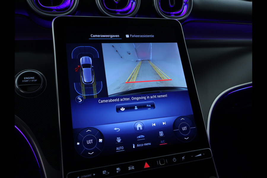 Mercedes-Benz GLC 300e 4MATIC Luxury Line Avantgarde Advanced Plus | Trekhaak | Rijassistentiepakket plus | Stuur en Stoelverwarming. Inclusief 24 maanden MB Certified garantie voor Europa. Mercedes-Benz GLC 300e 4MATIC Luxury Line Avantgarde Advanced Plus | Trekhaak | Rijassistentiepakket plus | Stuur en Stoelverwarming. Inclusief 24 maanden MB Certified garantie voor Europa.