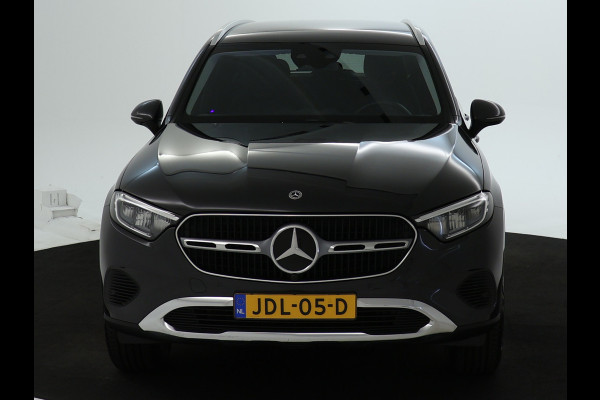Mercedes-Benz GLC 300e 4MATIC Luxury Line Avantgarde Advanced Plus | Trekhaak | Rijassistentiepakket plus | Stuur en Stoelverwarming. Inclusief 24 maanden MB Certified garantie voor Europa. Mercedes-Benz GLC 300e 4MATIC Luxury Line Avantgarde Advanced Plus | Trekhaak | Rijassistentiepakket plus | Stuur en Stoelverwarming. Inclusief 24 maanden MB Certified garantie voor Europa.