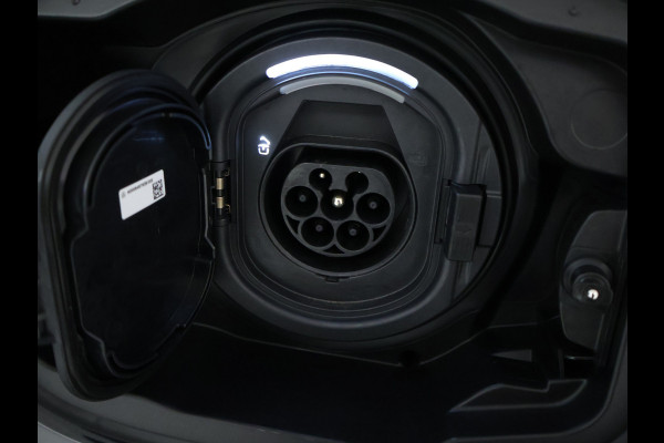 Mercedes-Benz GLC 300e 4MATIC Luxury Line Avantgarde Advanced Plus | Trekhaak | Rijassistentiepakket plus | Stuur en Stoelverwarming. Inclusief 24 maanden MB Certified garantie voor Europa. Mercedes-Benz GLC 300e 4MATIC Luxury Line Avantgarde Advanced Plus | Trekhaak | Rijassistentiepakket plus | Stuur en Stoelverwarming. Inclusief 24 maanden MB Certified garantie voor Europa.