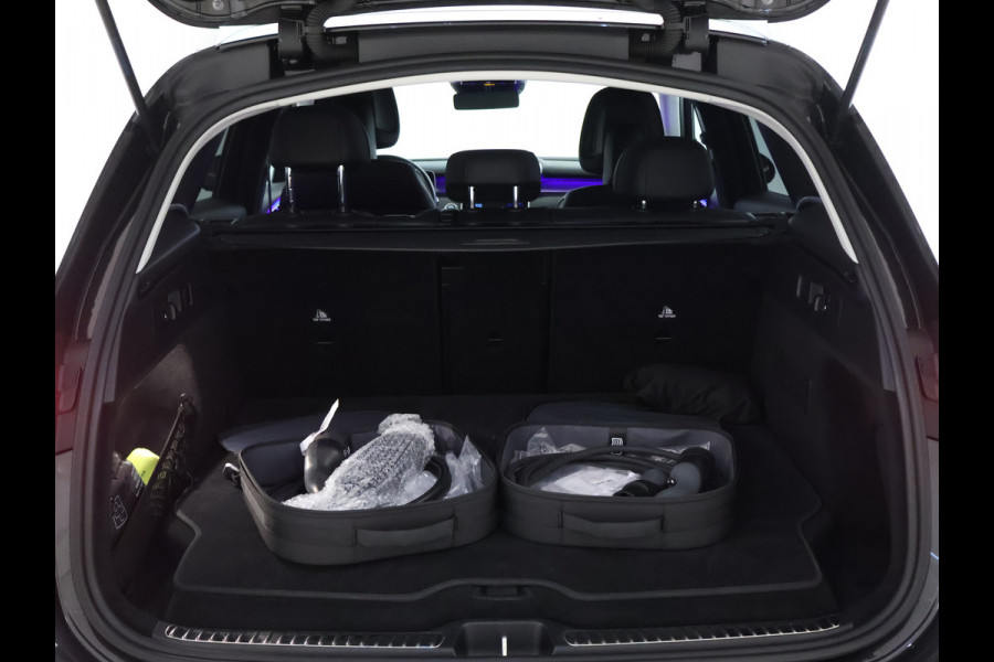 Mercedes-Benz GLC 300e 4MATIC Luxury Line Avantgarde Advanced Plus | Trekhaak | Rijassistentiepakket plus | Stuur en Stoelverwarming. Inclusief 24 maanden MB Certified garantie voor Europa. Mercedes-Benz GLC 300e 4MATIC Luxury Line Avantgarde Advanced Plus | Trekhaak | Rijassistentiepakket plus | Stuur en Stoelverwarming. Inclusief 24 maanden MB Certified garantie voor Europa.