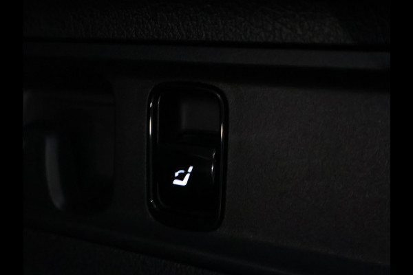 Mercedes-Benz GLC 300e 4MATIC Luxury Line Avantgarde Advanced Plus | Trekhaak | Rijassistentiepakket plus | Stuur en Stoelverwarming. Inclusief 24 maanden MB Certified garantie voor Europa. Mercedes-Benz GLC 300e 4MATIC Luxury Line Avantgarde Advanced Plus | Trekhaak | Rijassistentiepakket plus | Stuur en Stoelverwarming. Inclusief 24 maanden MB Certified garantie voor Europa.