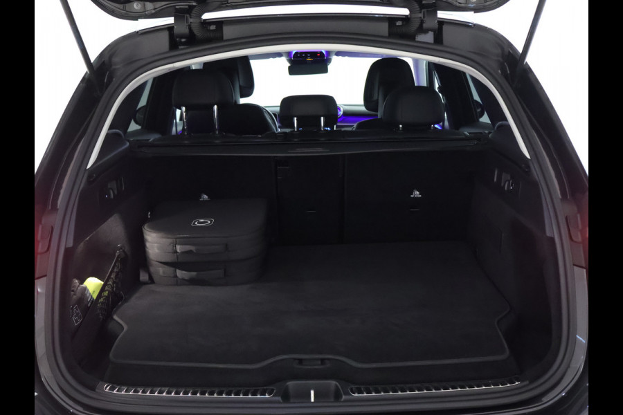 Mercedes-Benz GLC 300e 4MATIC Luxury Line Avantgarde Advanced Plus | Trekhaak | Rijassistentiepakket plus | Stuur en Stoelverwarming. Inclusief 24 maanden MB Certified garantie voor Europa. Mercedes-Benz GLC 300e 4MATIC Luxury Line Avantgarde Advanced Plus | Trekhaak | Rijassistentiepakket plus | Stuur en Stoelverwarming. Inclusief 24 maanden MB Certified garantie voor Europa.