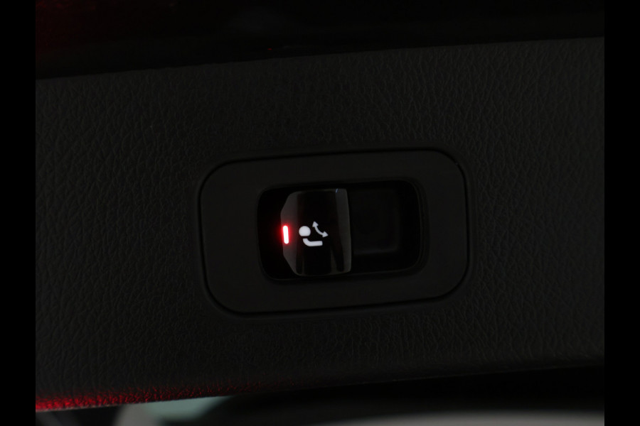 Mercedes-Benz GLC 300e 4MATIC Luxury Line Avantgarde Advanced Plus | Trekhaak | Rijassistentiepakket plus | Stuur en Stoelverwarming. Inclusief 24 maanden MB Certified garantie voor Europa. Mercedes-Benz GLC 300e 4MATIC Luxury Line Avantgarde Advanced Plus | Trekhaak | Rijassistentiepakket plus | Stuur en Stoelverwarming. Inclusief 24 maanden MB Certified garantie voor Europa.