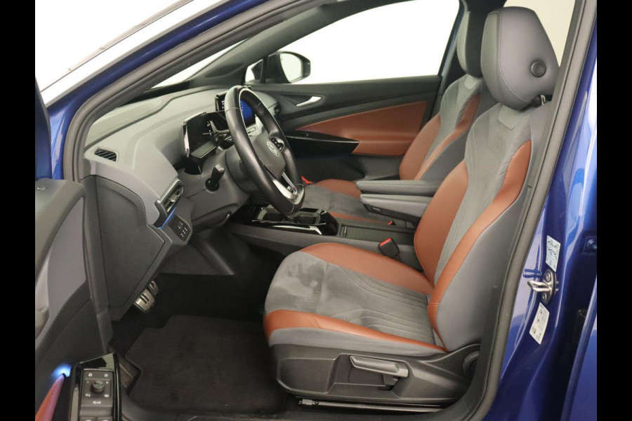 Volkswagen ID.4 First 77 kWh | Trekhaak | Sfeerverlichting | Camera | Navigatie | Stoelverwarming | Carplay | LMV 20 inch | LED | Cruise Control | Getint glas | Climate controle