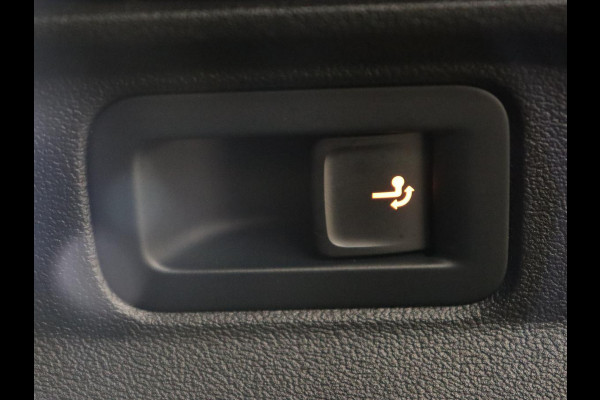 Volkswagen ID.4 First 77 kWh | Trekhaak | Sfeerverlichting | Camera | Navigatie | Stoelverwarming | Carplay | LMV 20 inch | LED | Cruise Control | Getint glas | Climate controle
