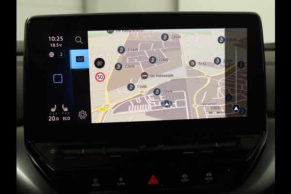 Volkswagen ID.4 First 77 kWh | Trekhaak | Sfeerverlichting | Camera | Navigatie | Stoelverwarming | Carplay | LMV 20 inch | LED | Cruise Control | Getint glas | Climate controle