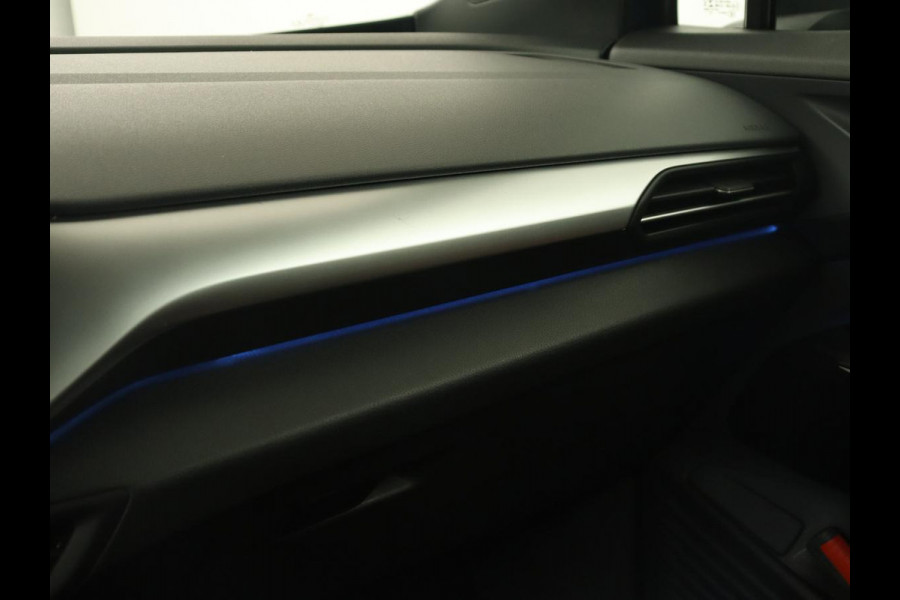 Volkswagen ID.4 First 77 kWh | Trekhaak | Sfeerverlichting | Camera | Navigatie | Stoelverwarming | Carplay | LMV 20 inch | LED | Cruise Control | Getint glas | Climate controle