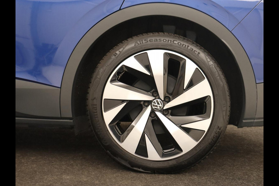 Volkswagen ID.4 First 77 kWh | Trekhaak | Sfeerverlichting | Camera | Navigatie | Stoelverwarming | Carplay | LMV 20 inch | LED | Cruise Control | Getint glas | Climate controle